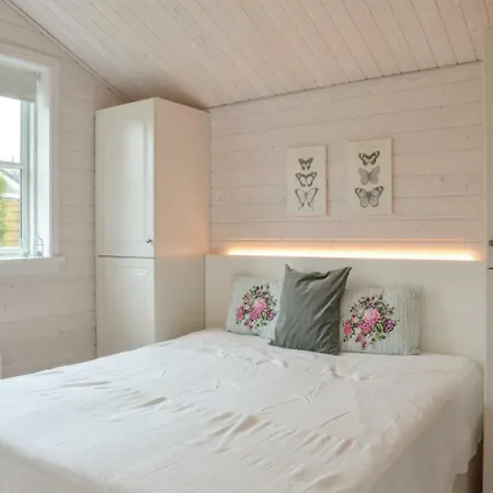 Three-bedroom Holiday In Hornbak