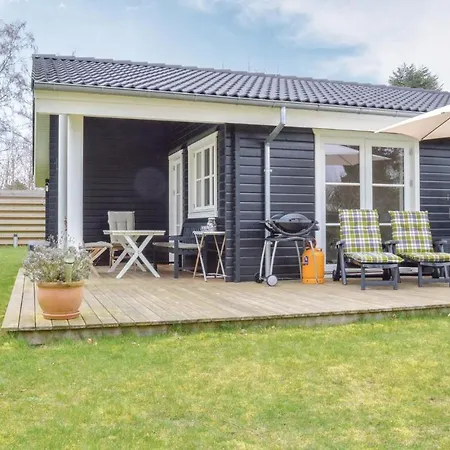 Three-bedroom Holiday In Hornbak Hornbæk
